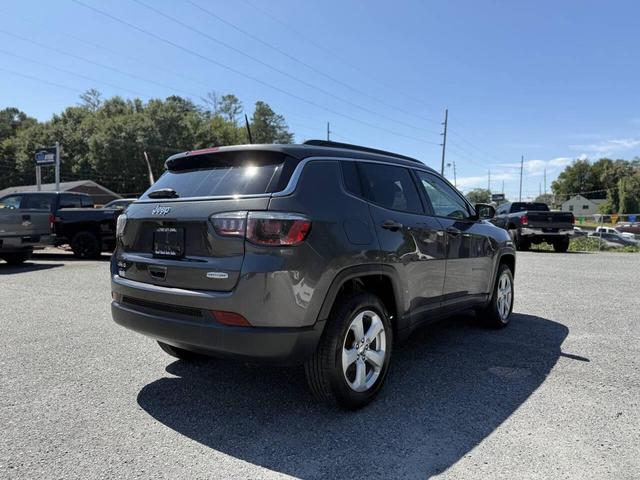 Photo of 2018 Diamond Black Crystal Pearlcoat Jeep Compass