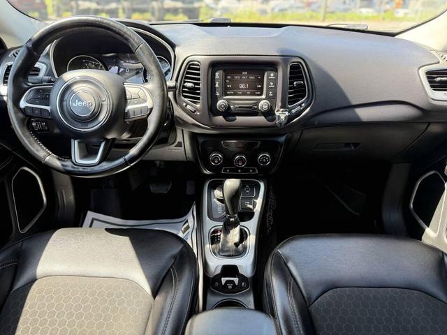 Photo of 2018 Diamond Black Crystal Pearlcoat Jeep Compass