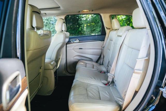 Photo of 2015 Brilliant Black Crystal Pearlcoat Jeep Grand Cherokee