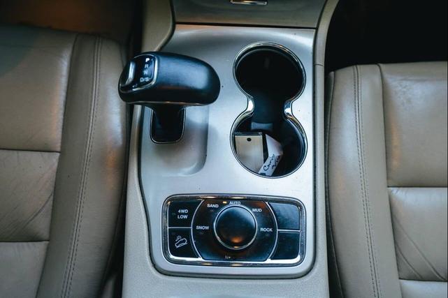 Photo of 2015 Brilliant Black Crystal Pearlcoat Jeep Grand Cherokee