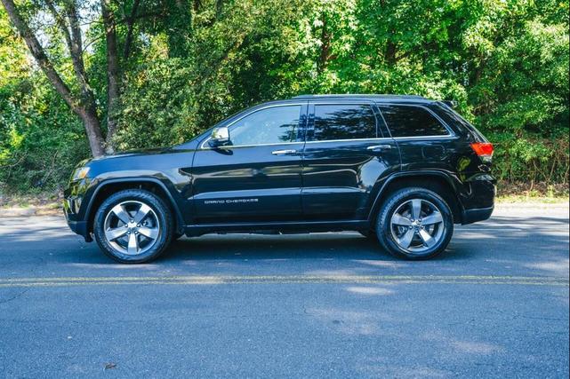 Photo of 2015 Brilliant Black Crystal Pearlcoat Jeep Grand Cherokee