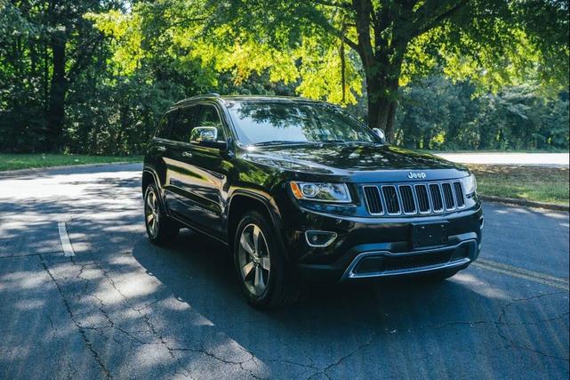 Photo of 2015 Brilliant Black Crystal Pearlcoat Jeep Grand Cherokee