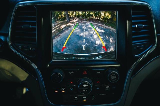Photo of 2015 Brilliant Black Crystal Pearlcoat Jeep Grand Cherokee