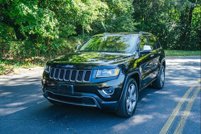 Photo of 2015 Brilliant Black Crystal Pearlcoat Jeep Grand Cherokee