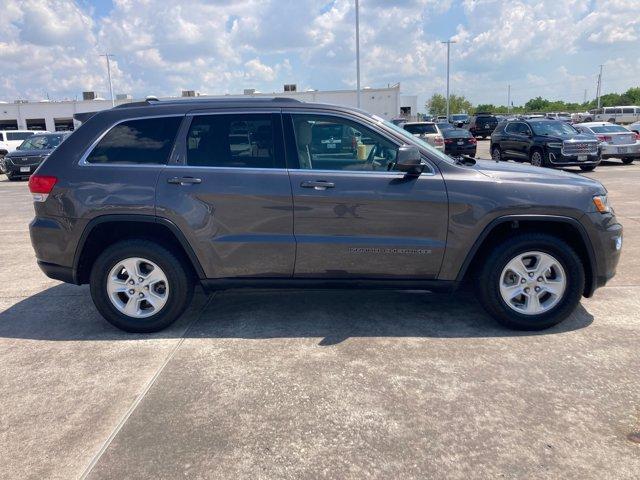 Photo of 2017 Granite Crystal Metallic Clearcoat Jeep Grand Cherokee