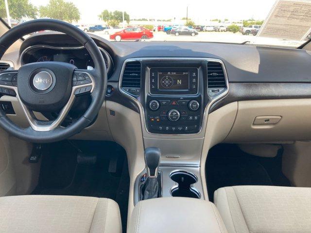 Photo of 2017 Granite Crystal Metallic Clearcoat Jeep Grand Cherokee