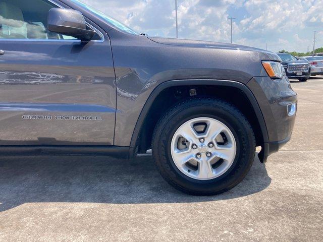 Photo of 2017 Granite Crystal Metallic Clearcoat Jeep Grand Cherokee