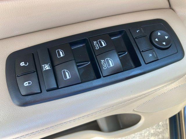 Photo of 2017 Granite Crystal Metallic Clearcoat Jeep Grand Cherokee