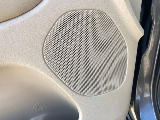 Photo of 2017 Granite Crystal Metallic Clearcoat Jeep Grand Cherokee
