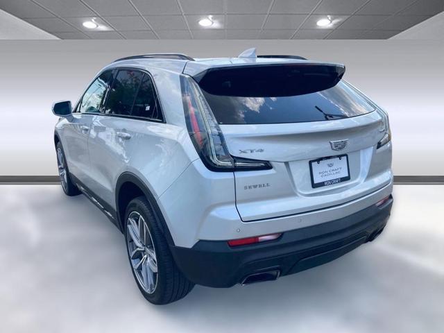 Photo of 2021 Radiant Silver Metallic Cadillac XT4