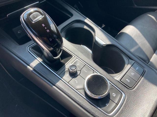 Photo of 2021 Radiant Silver Metallic Cadillac XT4
