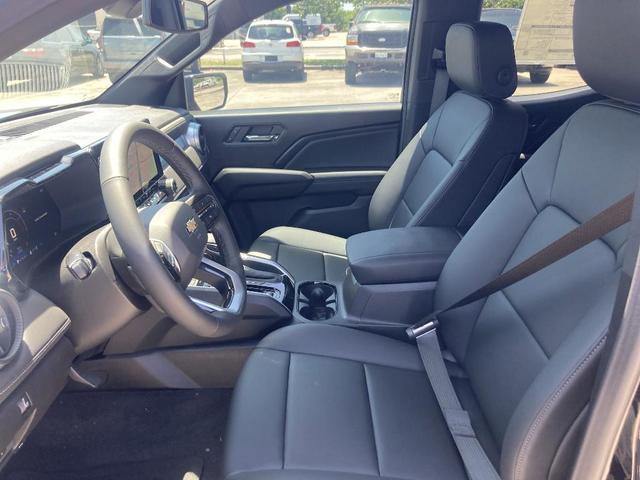 Photo of 2025 Black Chevrolet Colorado