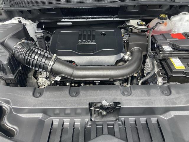 Photo of 2023 Summit White Chevrolet Blazer