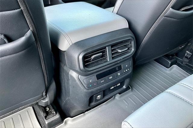 Photo of 2023 Platinum White Pearl Honda Pilot