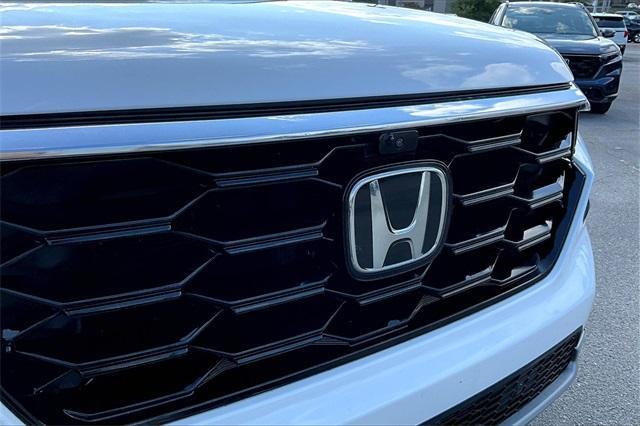 Photo of 2023 Platinum White Pearl Honda Pilot