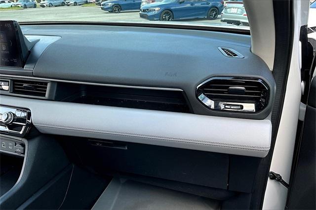 Photo of 2023 Platinum White Pearl Honda Pilot