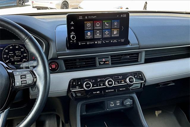 Photo of 2023 Platinum White Pearl Honda Pilot