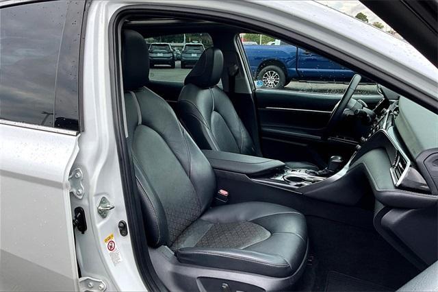 Photo of 2018 Wind Chill Pearl Toyota Camry