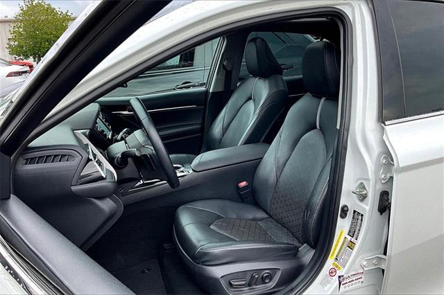 Photo of 2018 Wind Chill Pearl Toyota Camry