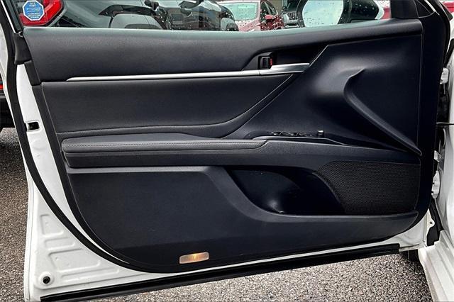 Photo of 2018 Wind Chill Pearl Toyota Camry