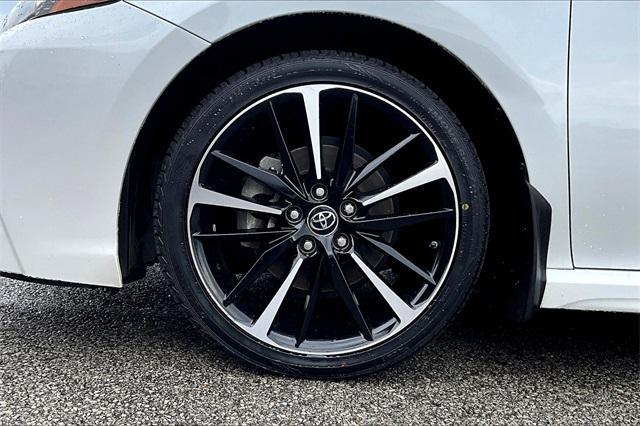 Photo of 2018 Wind Chill Pearl Toyota Camry