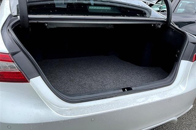 Photo of 2018 Wind Chill Pearl Toyota Camry