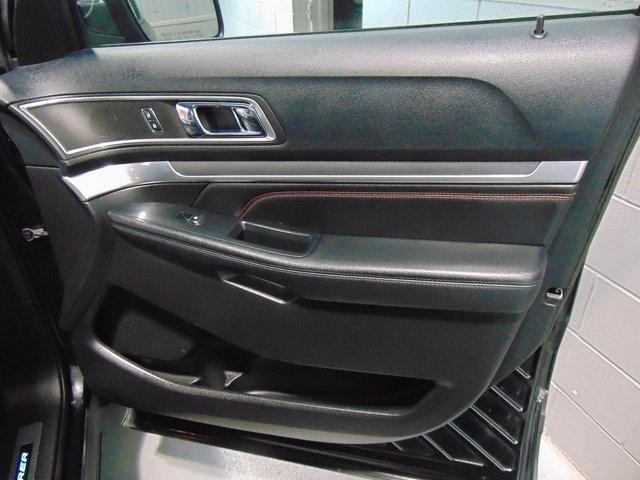 Photo of 2016 Shadow Black Ford Explorer