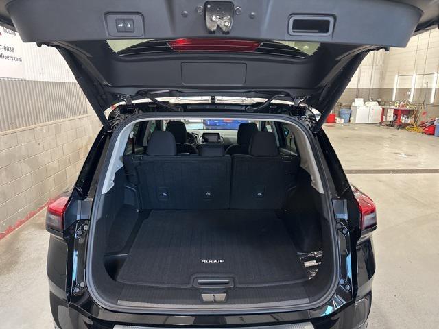 Photo of 2026 Super Black Nissan Rogue