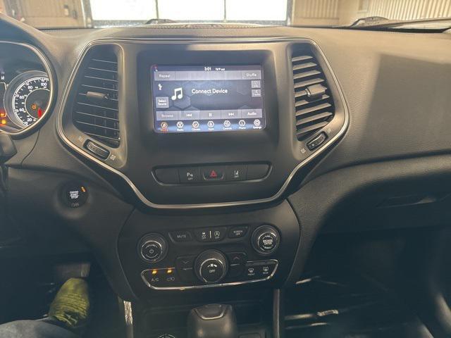 Photo of 2021 Slate Blue Pearlcoat Jeep Cherokee