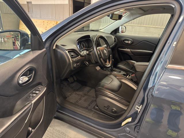 Photo of 2021 Slate Blue Pearlcoat Jeep Cherokee