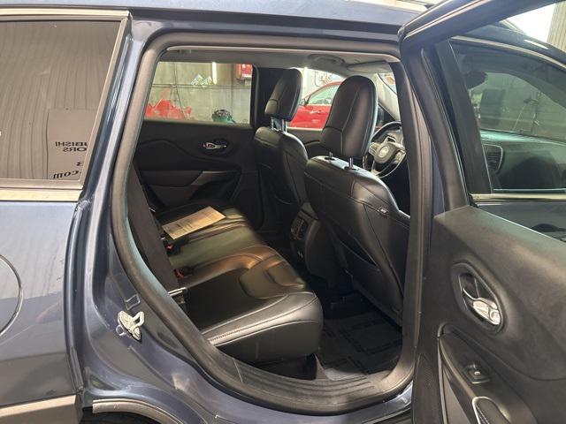 Photo of 2021 Slate Blue Pearlcoat Jeep Cherokee