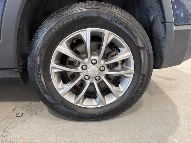 Photo of 2021 Slate Blue Pearlcoat Jeep Cherokee