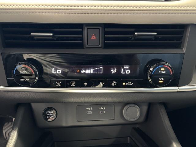 Photo of 2025 Super Black Nissan Rogue