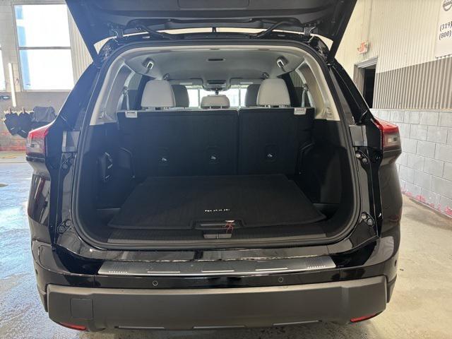 Photo of 2025 Super Black Nissan Rogue