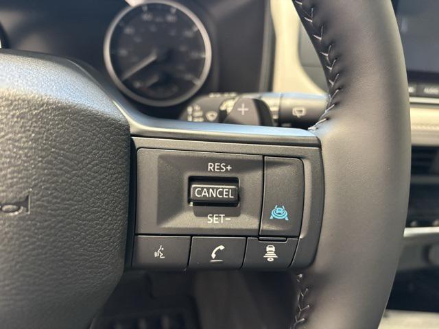 Photo of 2025 Super Black Nissan Rogue