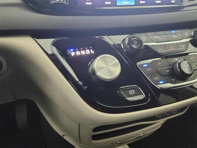Photo of 2024 Diamond Black Chrysler Pacifica