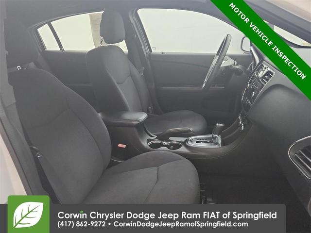 Photo of 2013 Bright White Clearcoat Chrysler 200