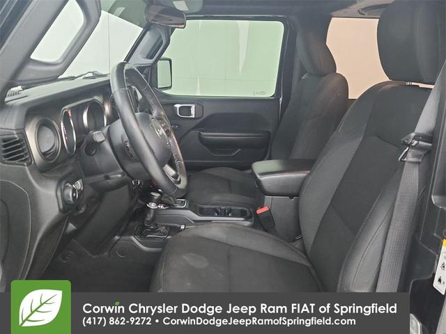 Photo of 2020 Black Clearcoat Jeep Wrangler