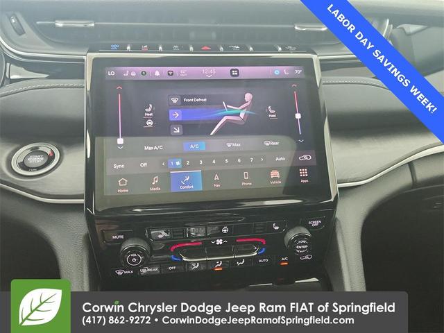 Photo of 2024 Silver Zynith Jeep Grand Cherokee 4xe