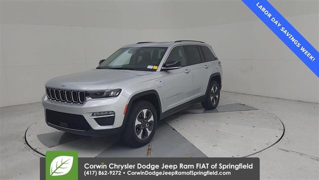 Photo of 2024 Silver Zynith Jeep Grand Cherokee 4xe