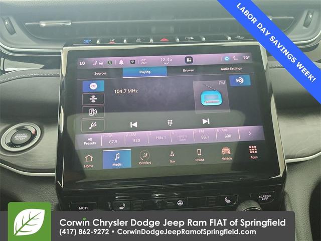 Photo of 2024 Silver Zynith Jeep Grand Cherokee 4xe