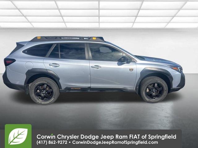 Photo of 2023 Ice Silver Metallic Subaru Outback