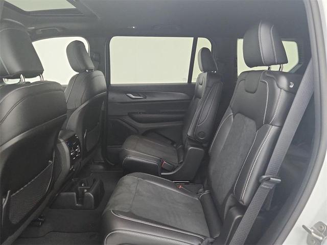 Photo of 2025 Bright White Clearcoat Jeep Grand Cherokee L