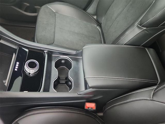 Photo of 2025 Bright White Clearcoat Jeep Grand Cherokee L
