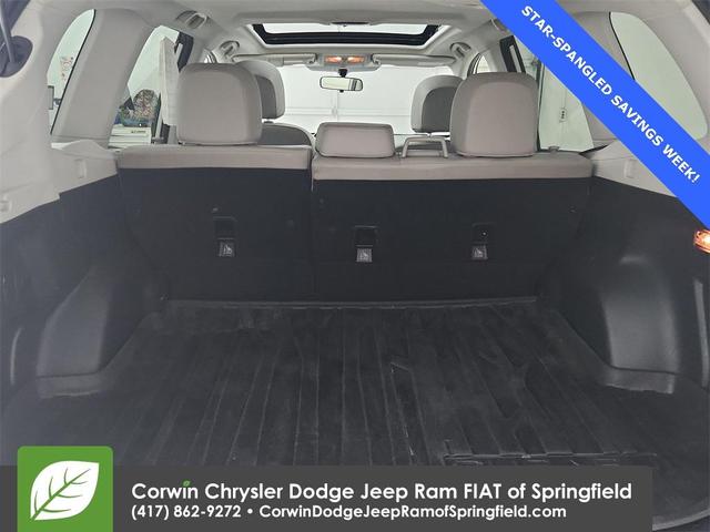 Photo of 2015 Satin White Pearl Subaru Forester