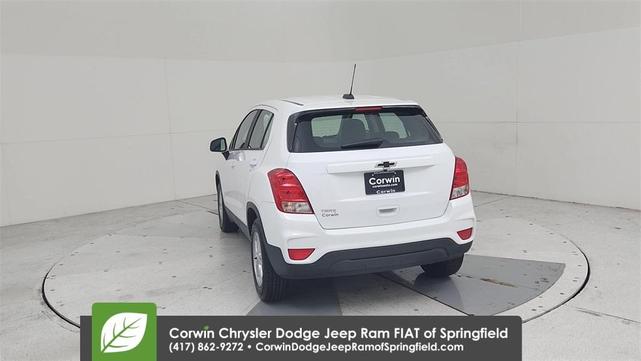 Photo of 2019 Summit White Chevrolet Trax