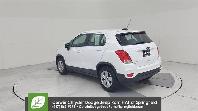 Photo of 2019 Summit White Chevrolet Trax