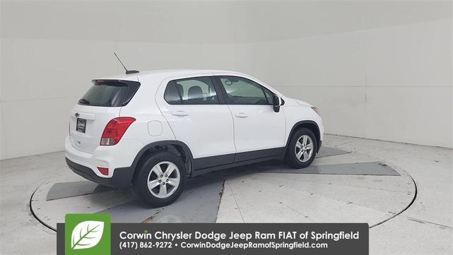 Photo of 2019 Summit White Chevrolet Trax