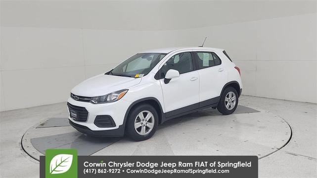 Photo of 2019 Summit White Chevrolet Trax