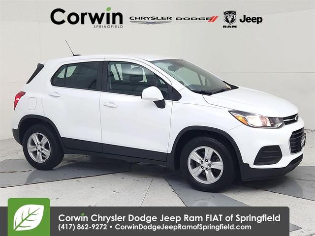 Photo of 2019 Summit White Chevrolet Trax